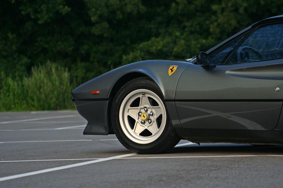  Ferrari 308 GTB Quattrovalvole 1982 года  (фото 18 из 61)